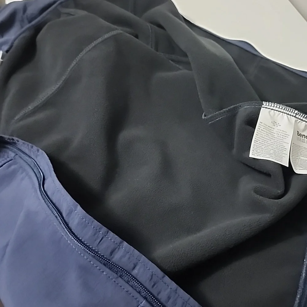 Bench Shell Jacket size Small - Picture 6 of 9